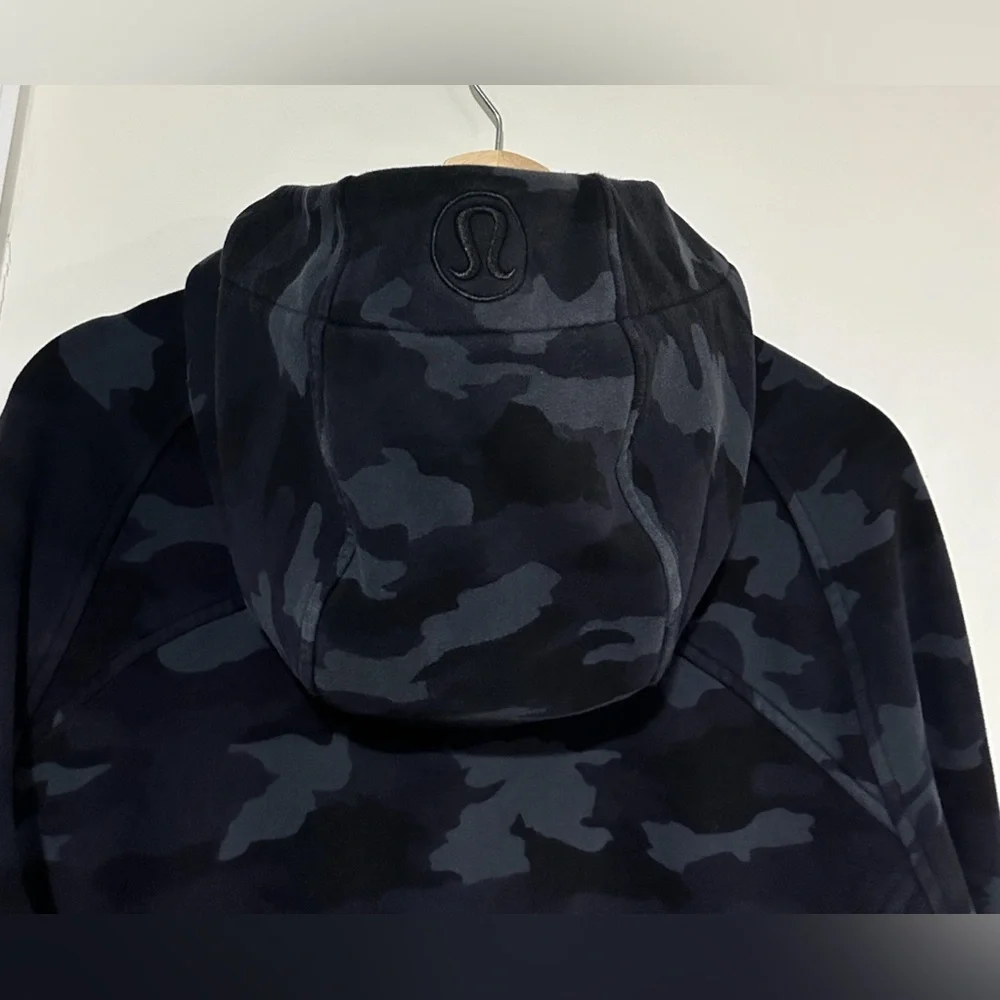 Lululemon Scuba Hoodie Light Cotton Camo Fleece Size 14 - Picture 8 of 9